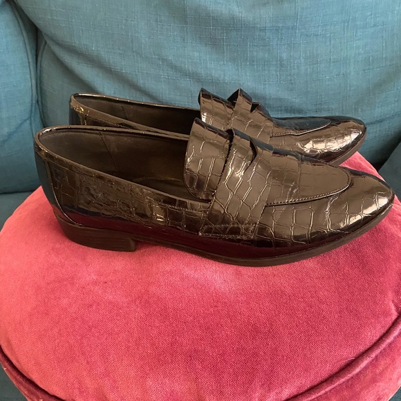 Aldo Shoes - Black patent leather dark academia croc loafers